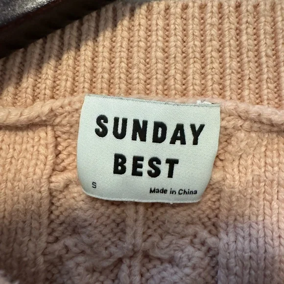 Cable Knit Cropped Sweater - Dusty Blush Rose Pink from Aritzia - Picture 4 of 5